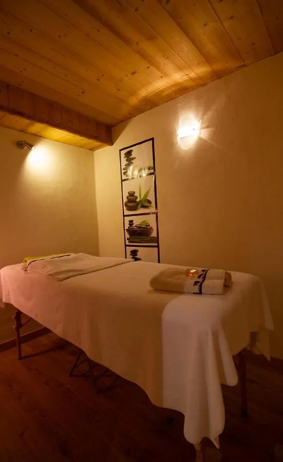 Apartment Gite Balneo Au Coeur Des Alpes Taninges France