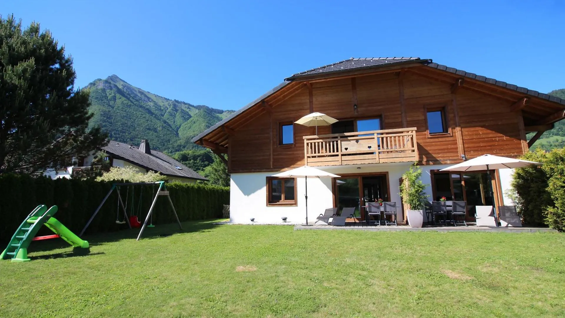 Apartment Gite Balneo Au Coeur Des Alpes Taninges France