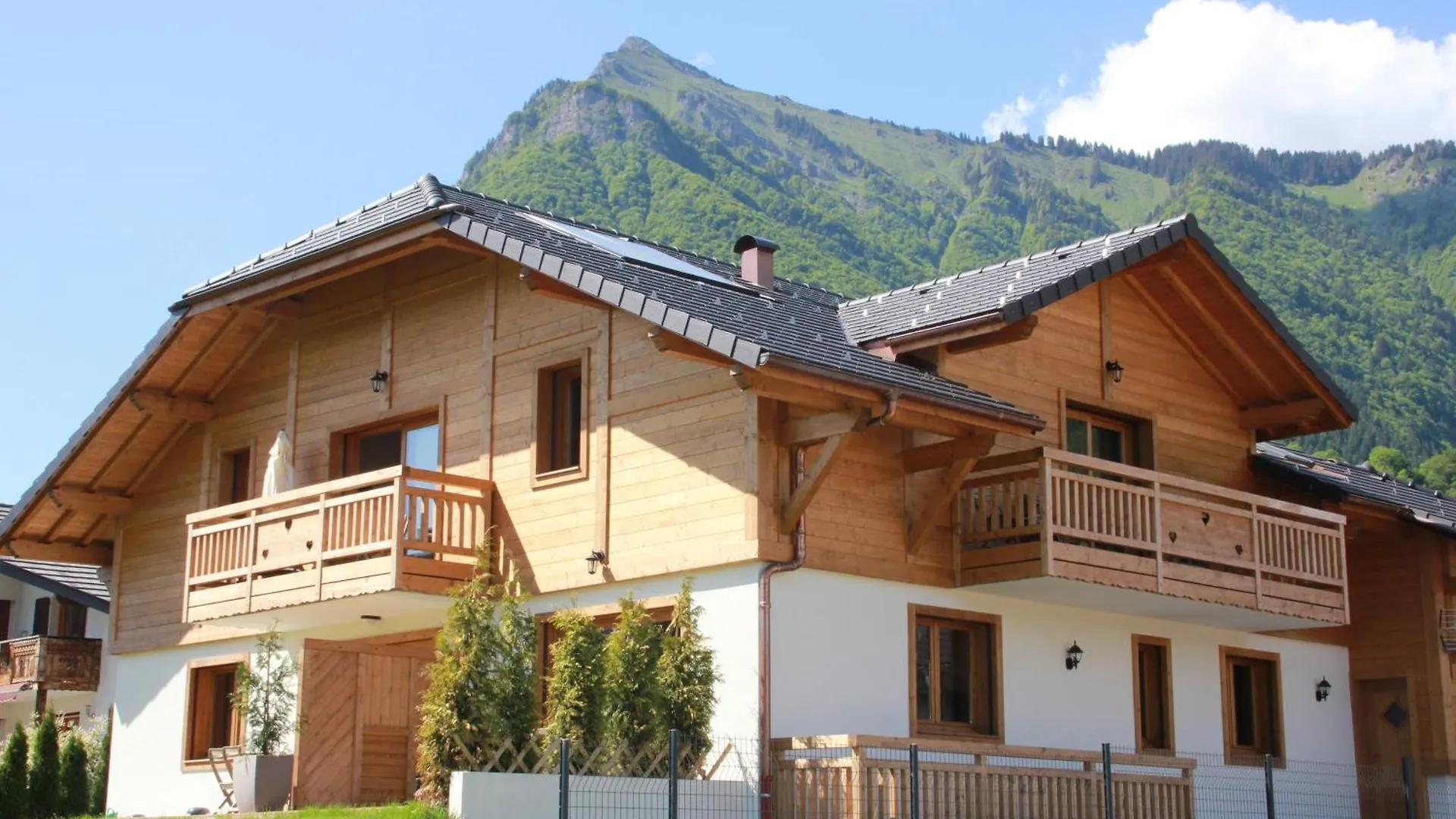 Gite Balneo Au Coeur Des Alpes Taninges France