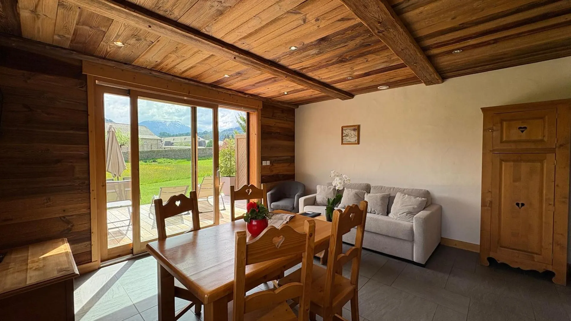 Gite Balneo Au Coeur Des Alpes Taninges 0*,
