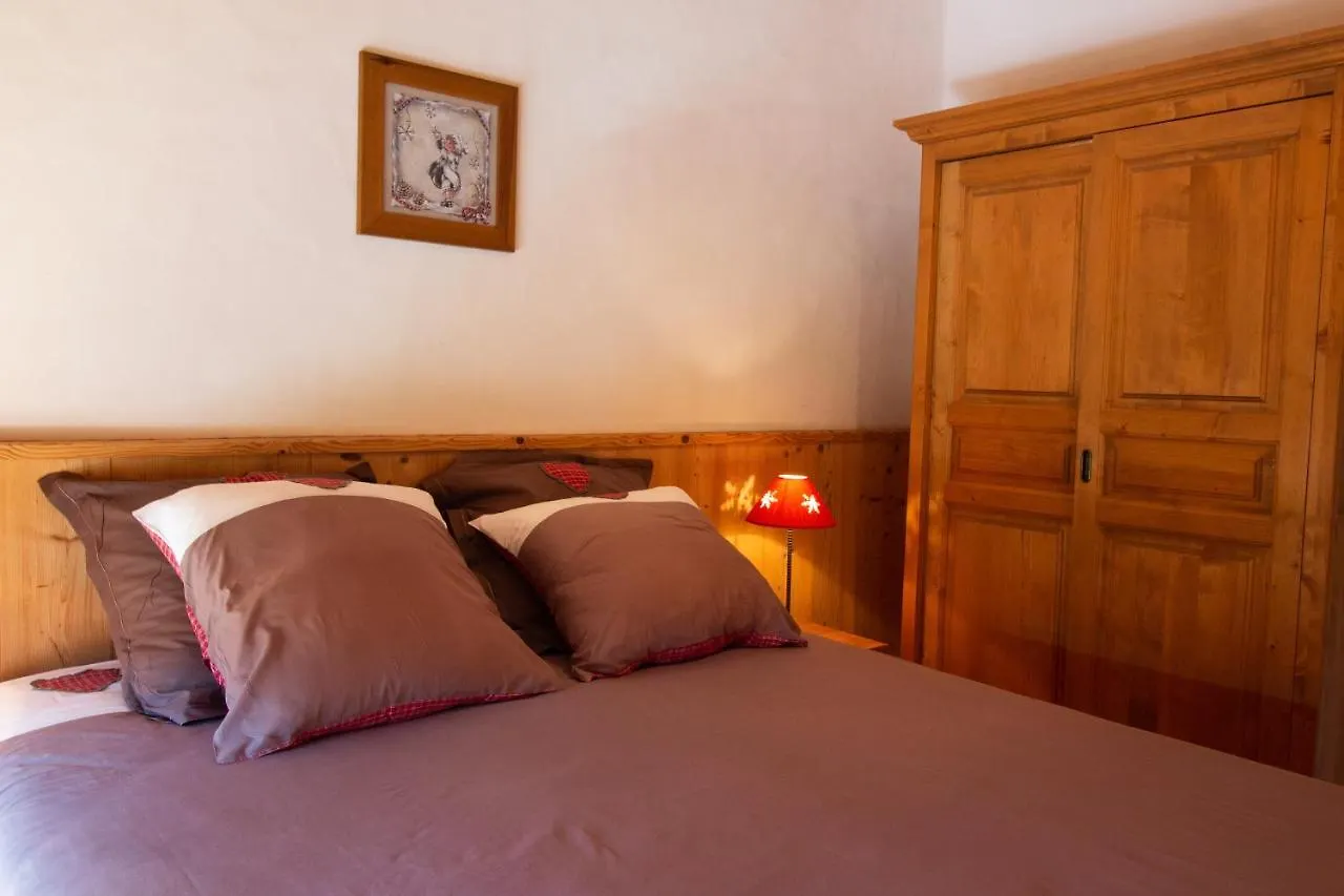 Apartment Gite Balneo Au Coeur Des Alpes Taninges France