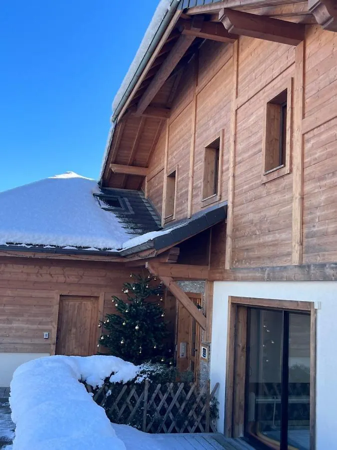 Gite Balneo Au Coeur Des Alpes Taninges 0*,  Francja