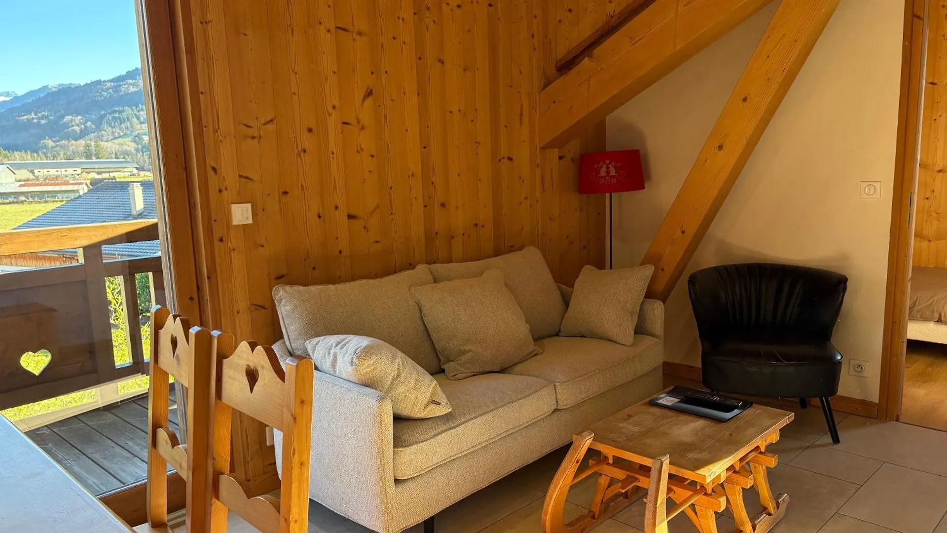 Gite Balneo Au Coeur Des Alpes Taninges 0*,  Francja